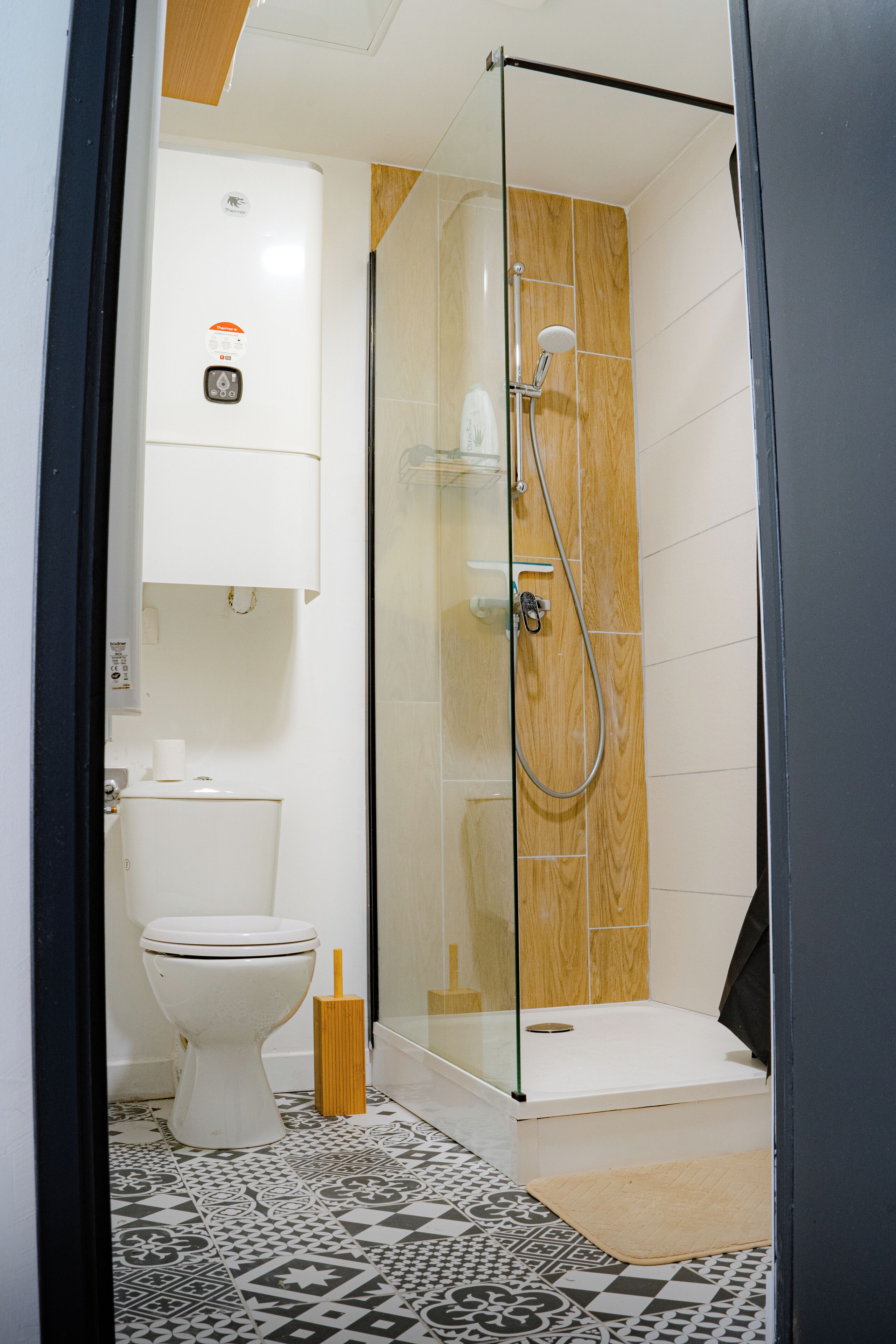 Toallas y papel higiénico