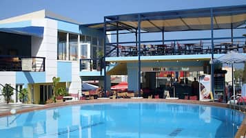 Sæsonbestemt udendørs pool