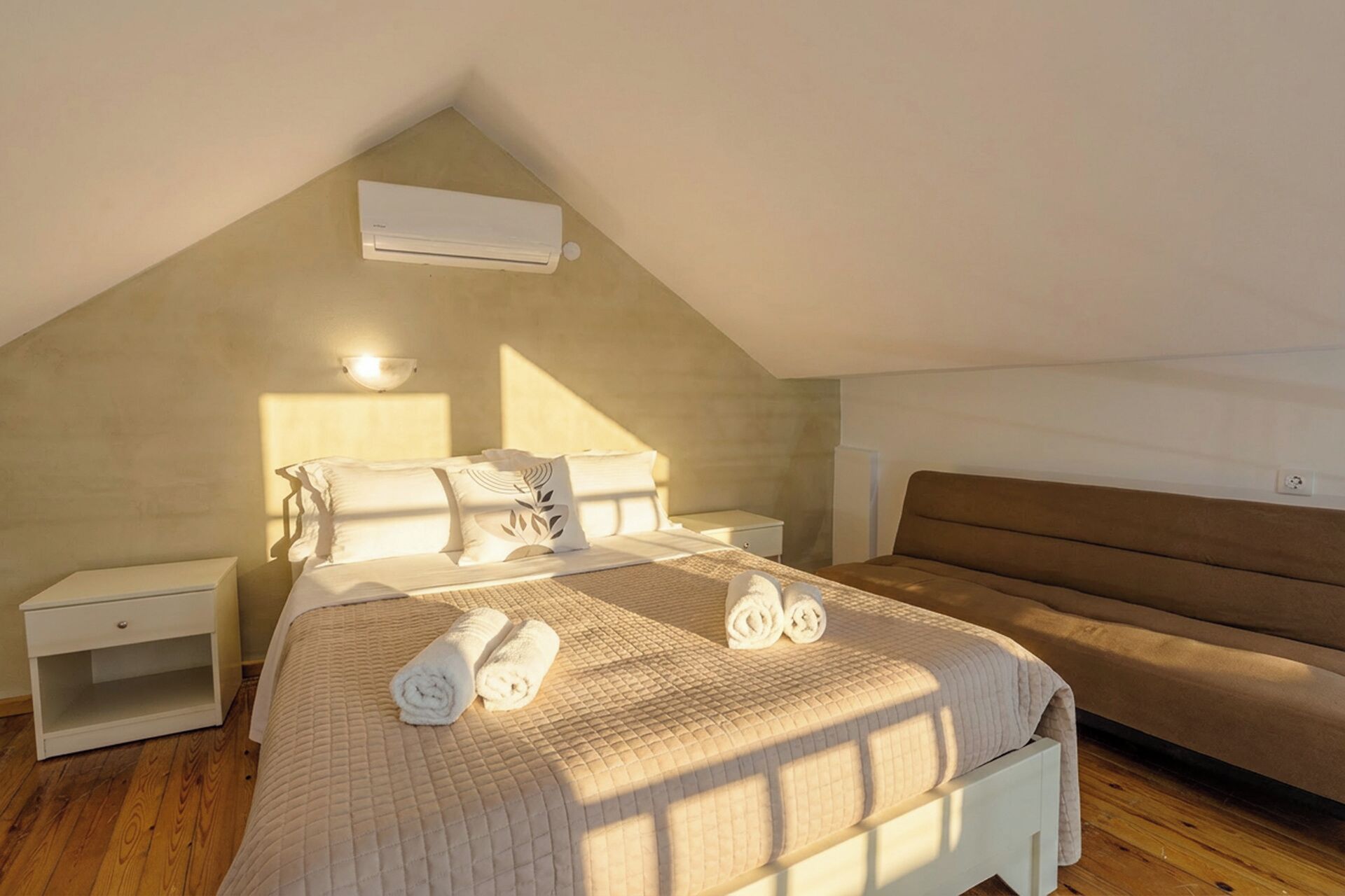 ทราดิชันนัลดูเพล็กซ์, ระเบียง, เห็นวิวทะเลบางส่วน | ตู้นิรภัยในห้องพัก, ผ้าม่านกันแสง, เตารีด/โต๊ะรีดผ้า, Wi-Fi ฟรี