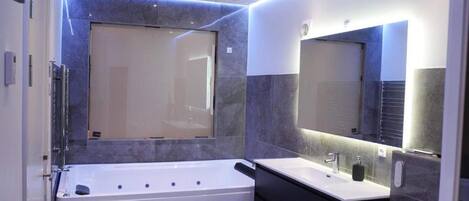 House | Bathroom