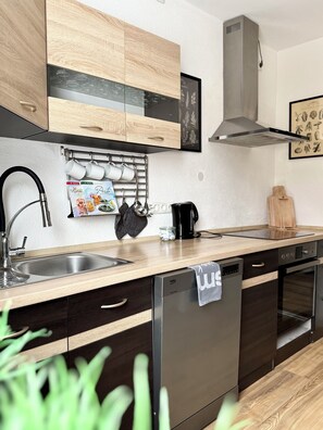 Horno, placa de cocina, lavavajillas