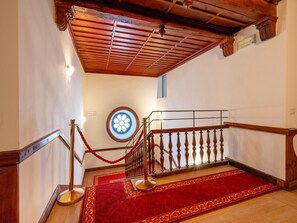 Apartment | Interior - Attic Historic Building With air Conditioning (Ceresole Reale)