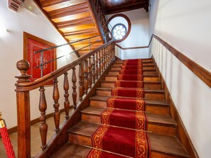 Apartment | Interior - Attic Historic Building With air Conditioning (Ceresole Reale)