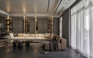 Free minibar, in-room safe, individually decorated - Lily Hidden Homestay (Hanoi)