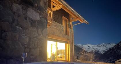 Superb Savoyard chalet 4* for 15p, new with SPA 300m from the ski slopes!