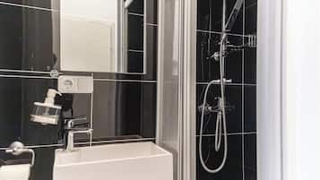基本公寓 | 浴室 | 淋浴設備、免費盥洗用品、吹風機、毛巾