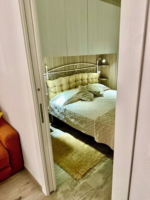 1 bedroom, iron/ironing board, WiFi, bed sheets - L’angolo tranquillo - perfect stay in monterosso historical old town (Monterosso al Mare)