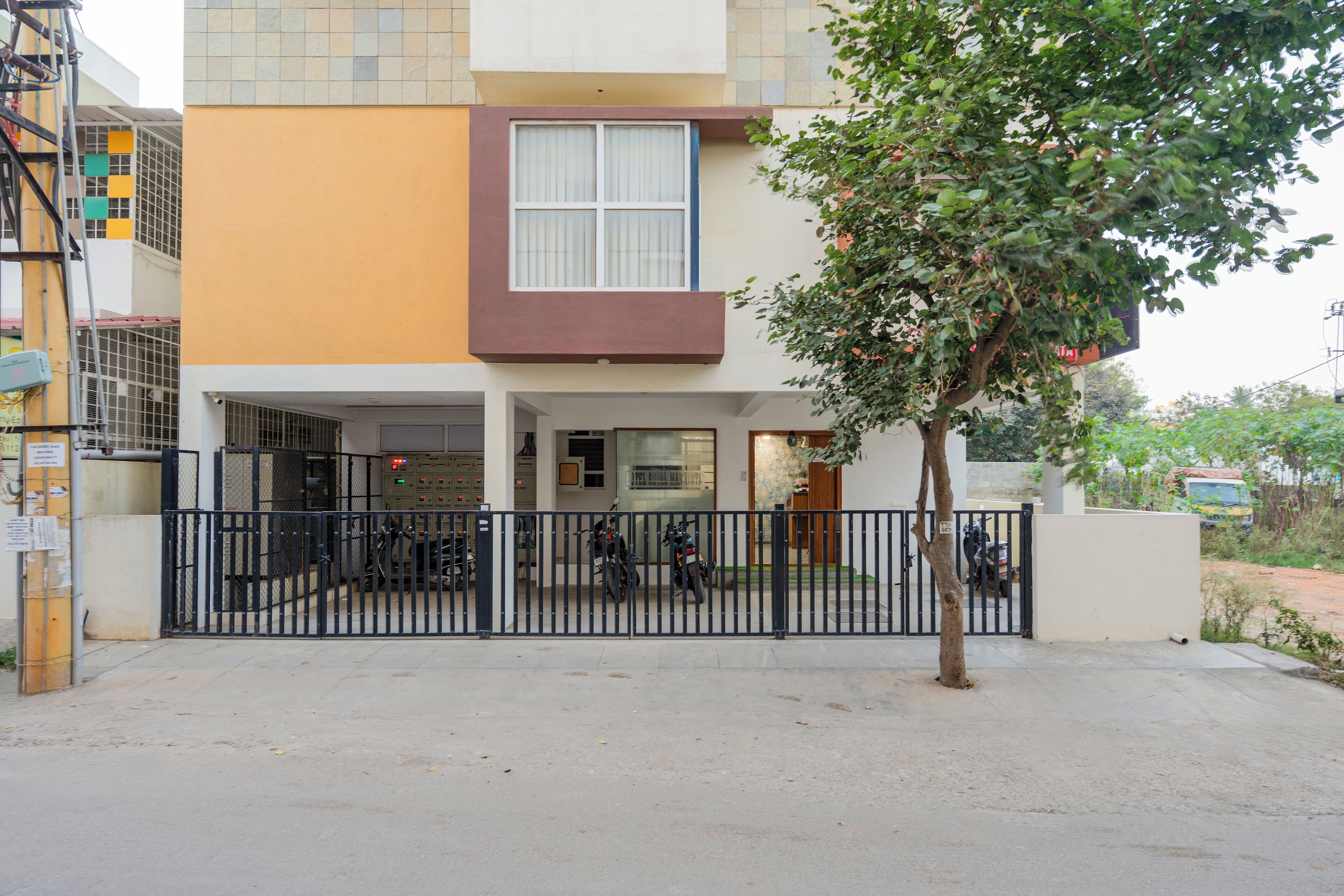 المنشأة من الخارج