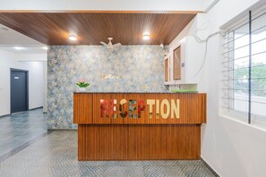 Lobby - Hotel Royal Manyaa (Bengaluru)
