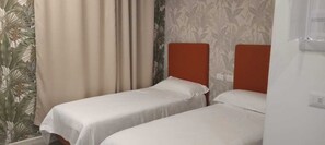 Double or Twin Room, Kitchenette | In-room safe, blackout curtains, free WiFi - SMART ROOMS Foresteria (VIADANA)