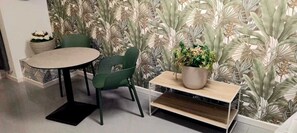 Double or Twin Room, Kitchenette | Dining - SMART ROOMS Foresteria (VIADANA)