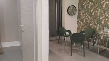 Habitación con 1 cama matrimonial o 2 individuales, cocineta | Interior