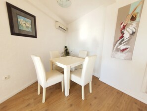 Dining - Adorable apartment with stunning Sea view No.1 (Ulcinj)