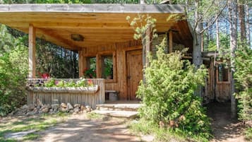 Villa, 2 Bedrooms, Balcony, Lake View | Exterior