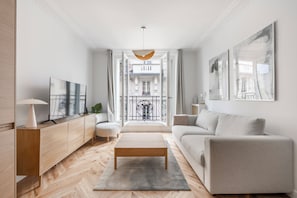 Living area - We Parisian * Invalides* Cozy Home (Paris)