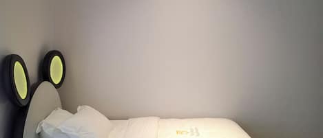 Iron/ironing board, free WiFi