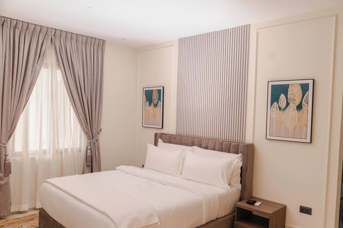 Classic Apartment, Balcony, City View | Laptop workspace, iron/ironing board, free WiFi