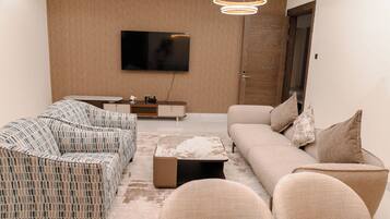 Family Apartment, Balcony, City View | Living area