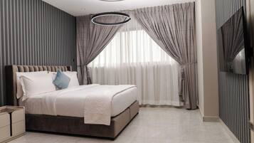 Comfort Apartment, Balcony, City View | Laptop workspace, iron/ironing board, free WiFi