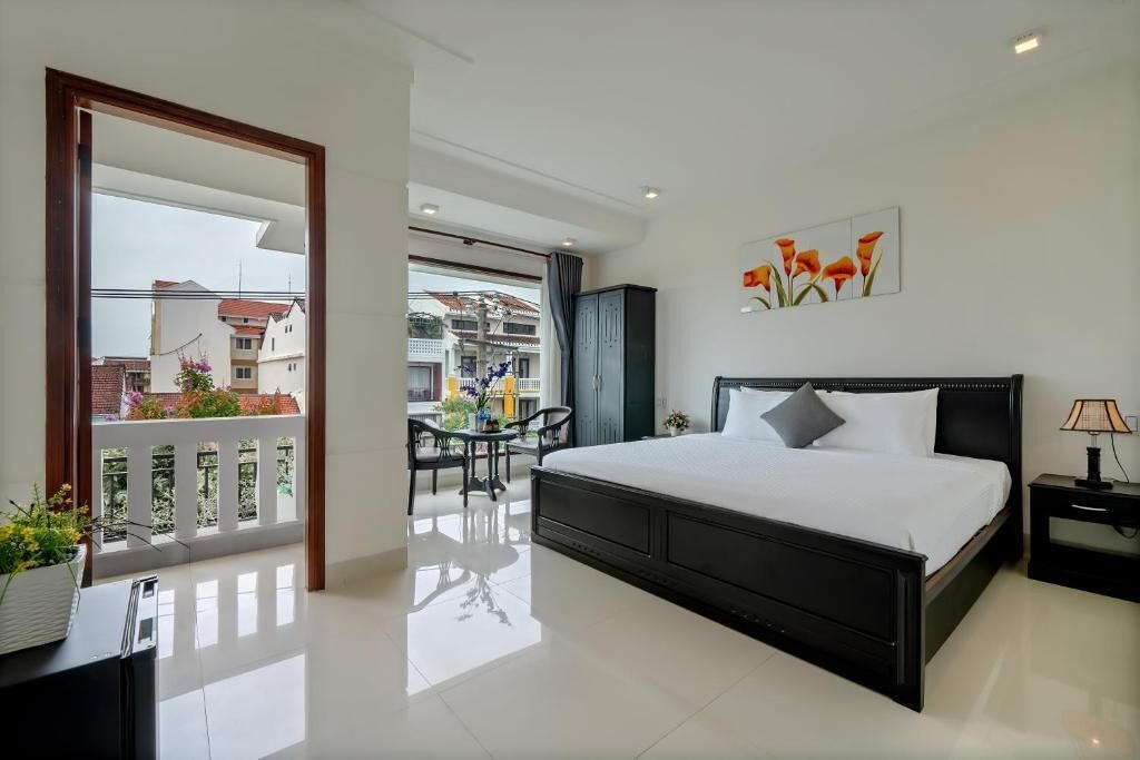 Deluxe Double Room, Balcony, City View | In-room safe, desk, soundproofing, free WiFi
