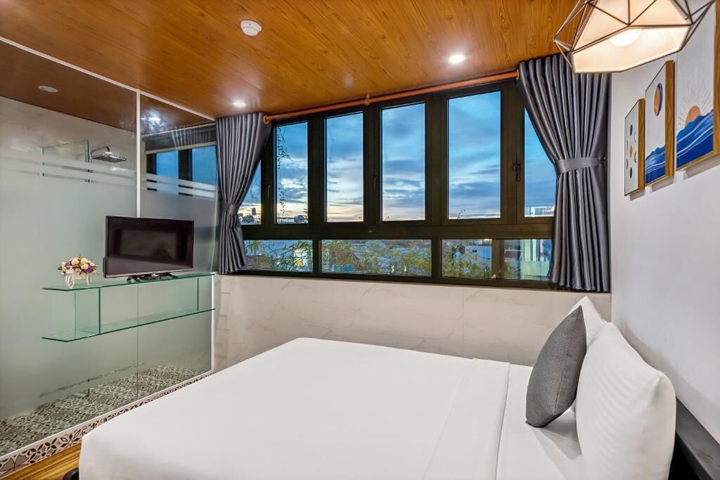 Deluxe Twin Room, City View