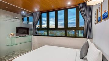 Deluxe Twin Room, City View