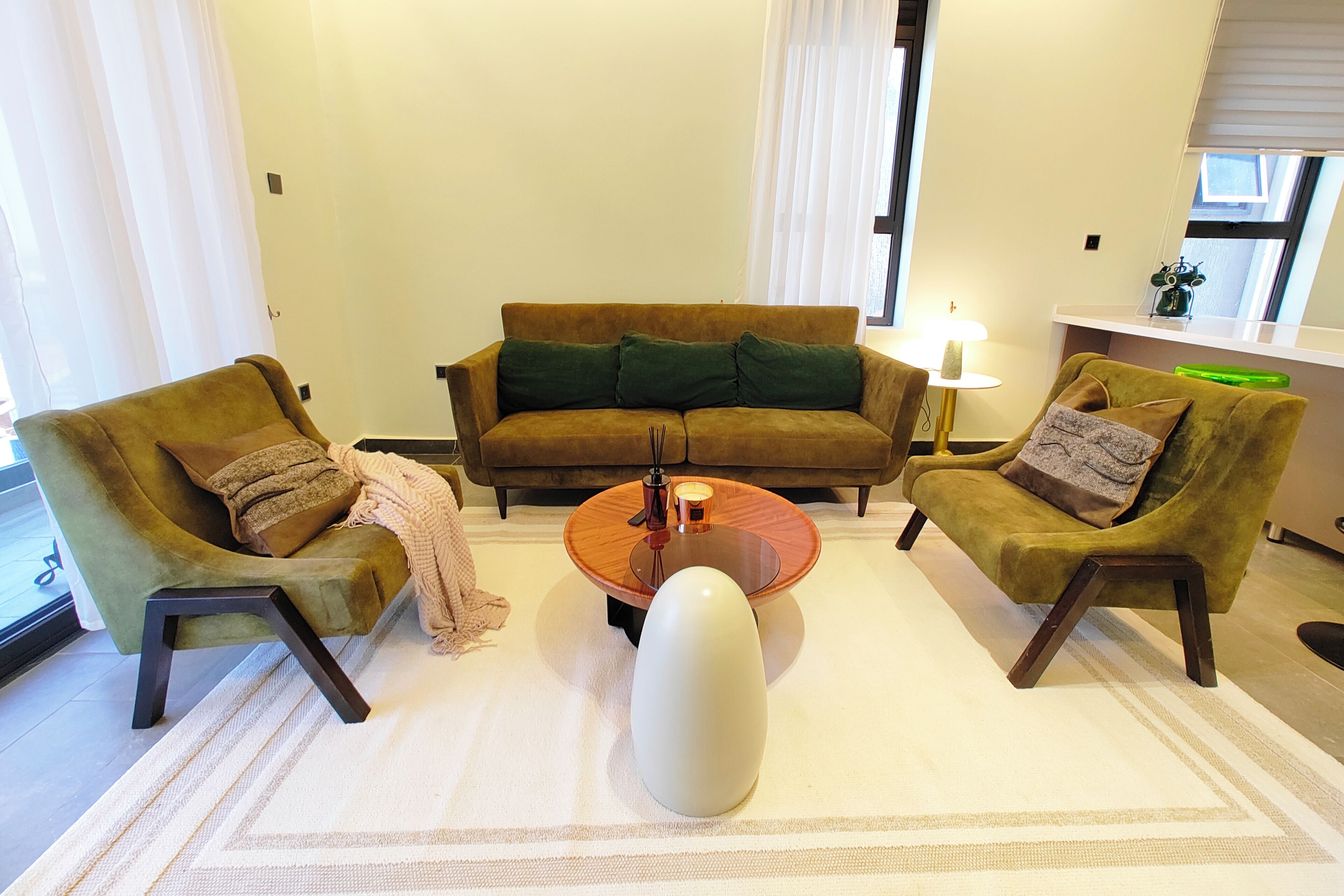 Panoramic Apartment, 1 Bedroom, Balcony, Hill View | Living area