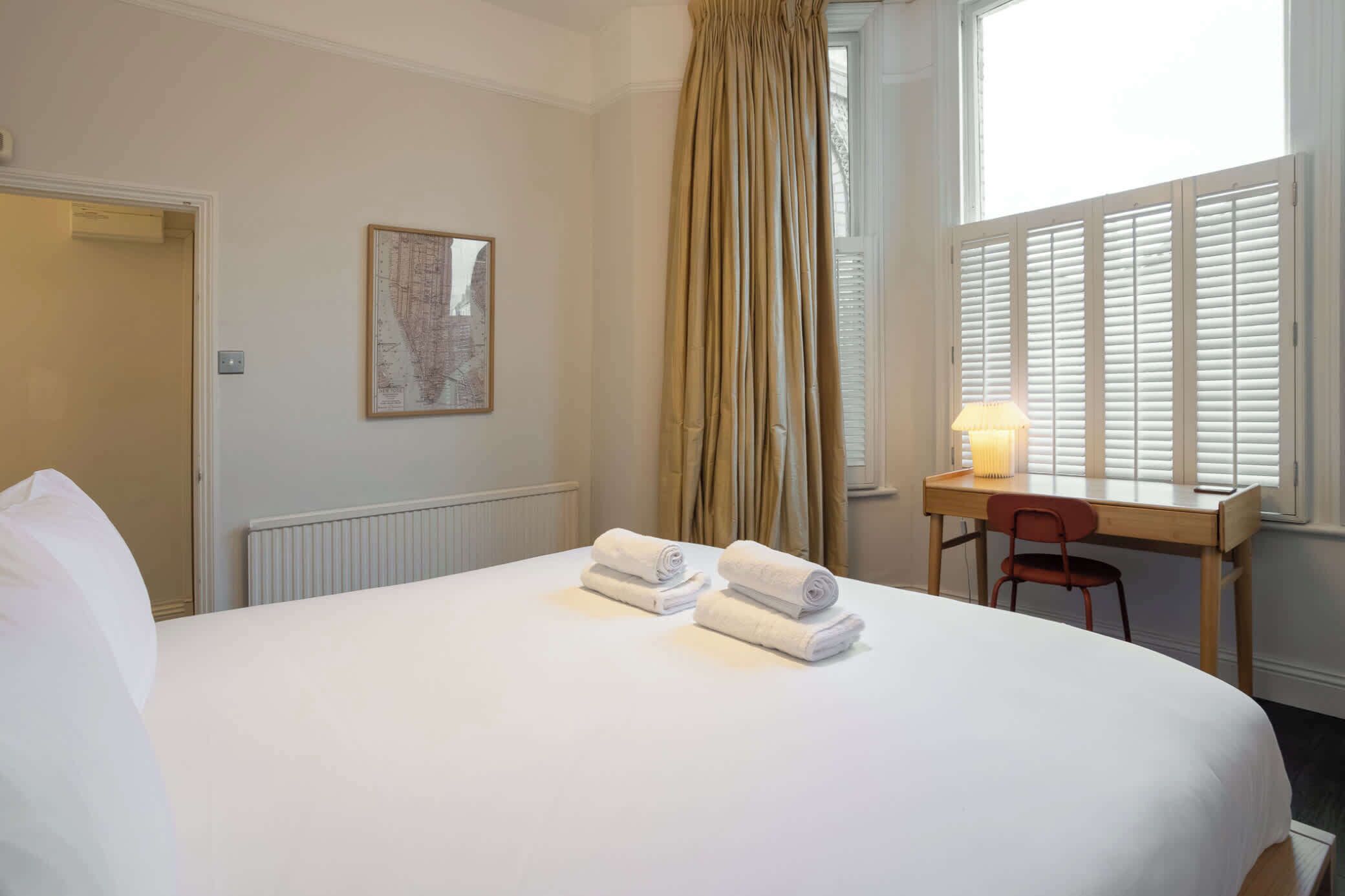 2 bedrooms, iron/ironing board, Internet, bed sheets