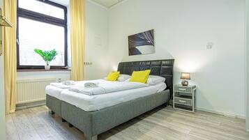 Apartamento | Espaço de trabalho para notebook, ferros/tábuas de passar roupa