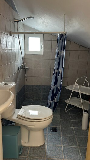 Shower, hair dryer, towels, soap - LP Almyrida - 7 minutes walk from the beach (Almyrida)