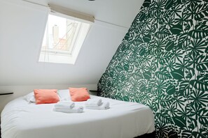 2 bedrooms, travel cot, free WiFi, bed sheets - Chic Cocoon : 2 Bedrooms in Historic Center (Boulogne-sur-Mer)
