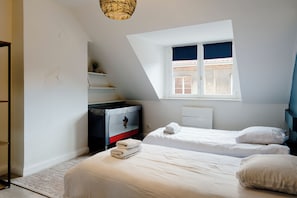 2 bedrooms, travel cot, free WiFi, bed sheets - Chic Cocoon : 2 Bedrooms in Historic Center (Boulogne-sur-Mer)