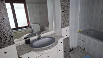 Håndklær, såpe og toalettpapir