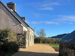 Property grounds - Traditional country house in the heart of the Monts d'Arrée. (Scrignac)