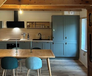 Private kitchen - Traditional country house in the heart of the Monts d'Arrée. (Scrignac)