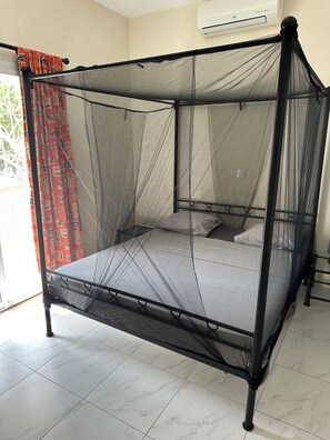 3 habitaciones y caja de seguridad en la habitación 
