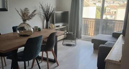 T3 apartment near the city center with view of the citadel