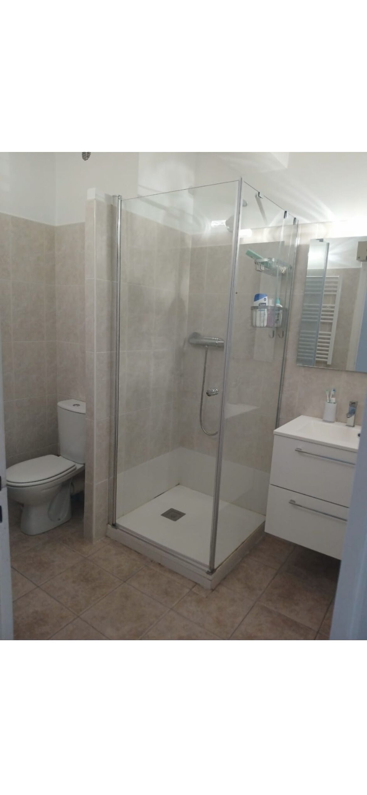 淋浴设施、吹风机