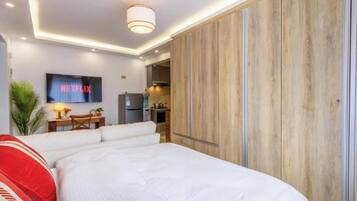 Superior Studio Suite | Free WiFi