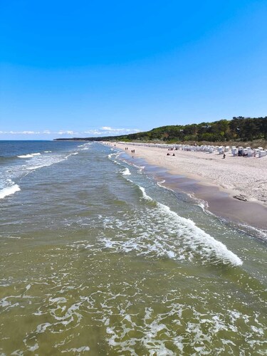 Sunny 70m² Maisonette in Koserow: Near Beach, 2 Bedrooms, Balcony, Parking