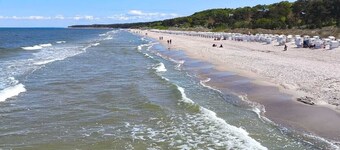 Sunny 70m² Maisonette in Koserow: Near Beach, 2 Bedrooms, Balcony, Parking