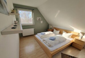 2 bedrooms, desk, travel crib, free WiFi