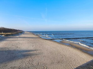 Beach - Sunny 70m² Maisonette in Koserow: Near Beach, 2 Bedrooms, Balcony, Parking (Koserow)