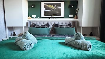 Iron/ironing board, travel cot, free WiFi, bed sheets