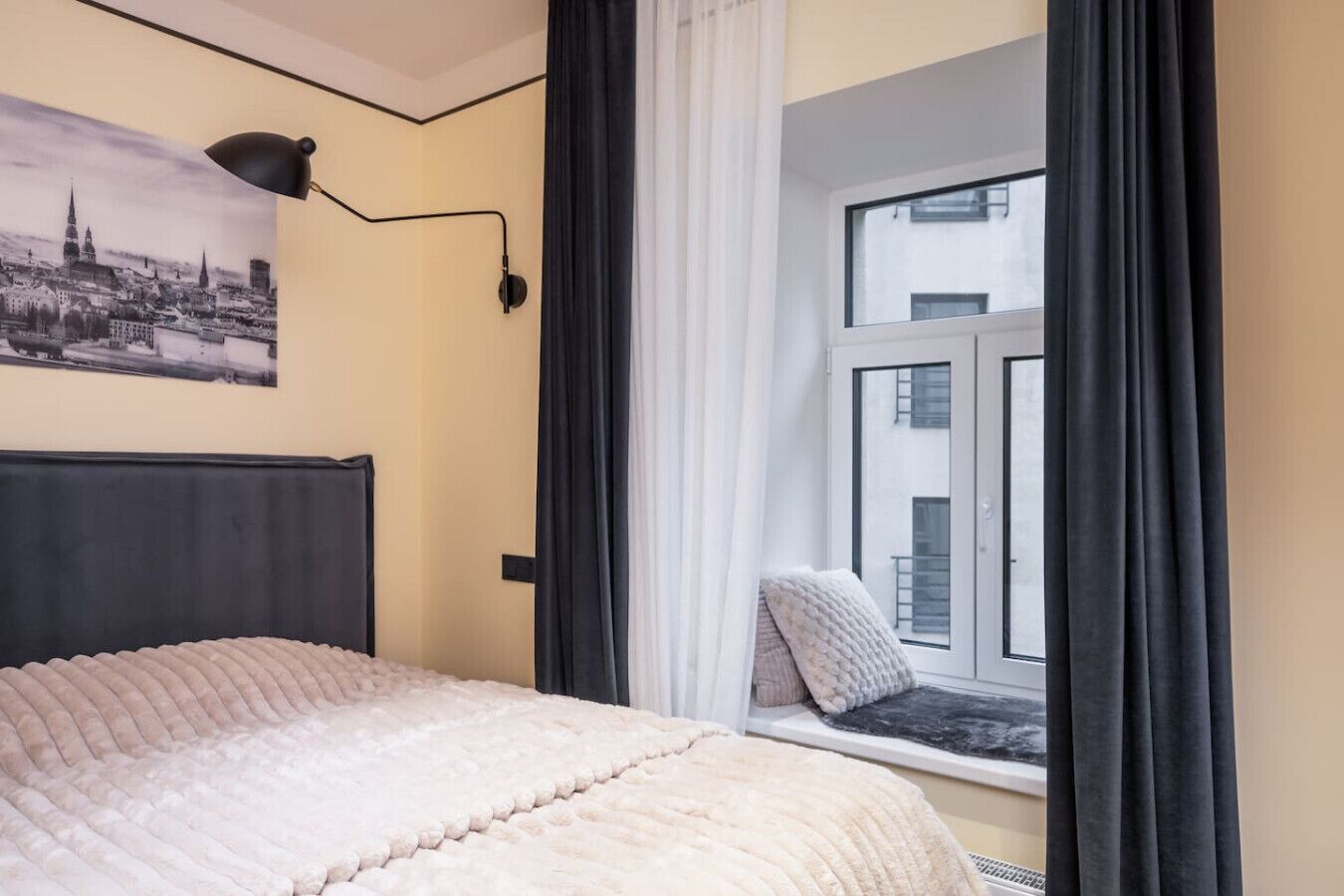 Skrivebord, strykejern/-brett, wi-fi og sengetøy