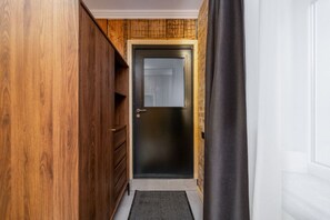 Interior - The parkside ground-floor apart | street parking (Rīga)
