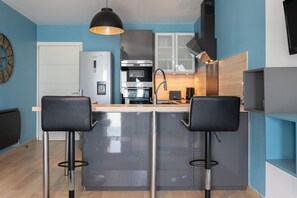 House | Private kitchen | Highchair - Villa With Swimming Pool, Sauna, Fitness, sea View (Biot)