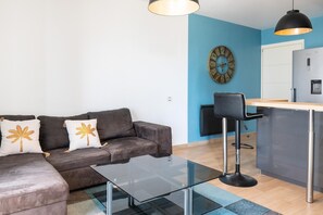 House | Living room - Villa With Swimming Pool, Sauna, Fitness, sea View (Biot)