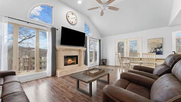 Smart TV, fireplace, table tennis