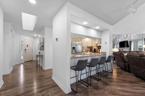 Interior - Walk-In 3BR| Kings + Recliners | Pointe Royale (Branson)